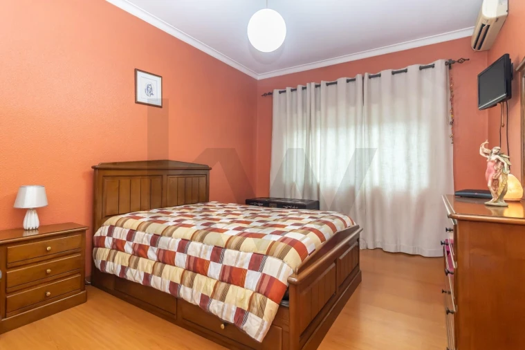 Apartamento T2 para Venda em Amora Foto 3