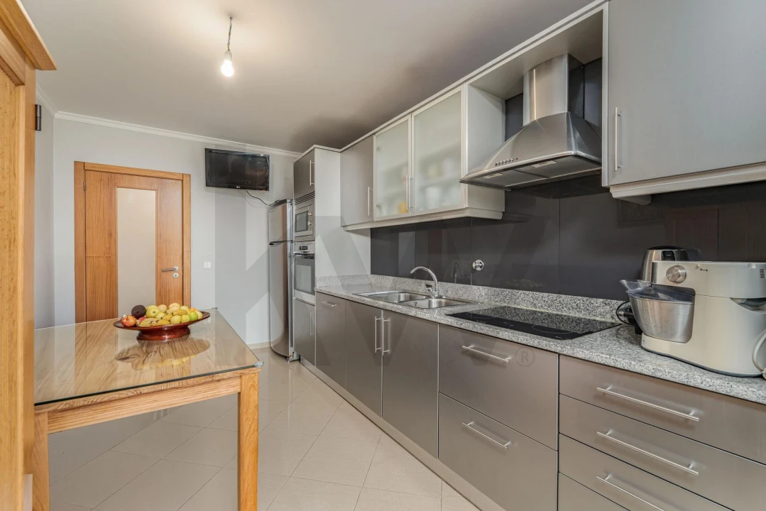 Apartamento T1 para Venda em Caniço Foto 6