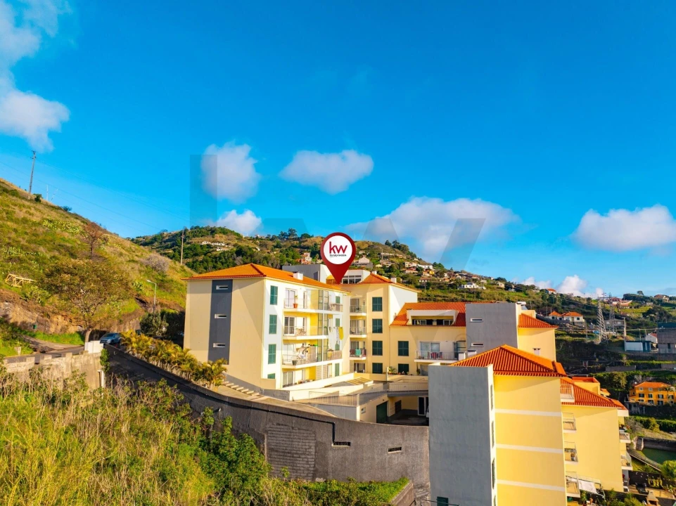 Apartamento T1 para Venda em Caniço Foto 1