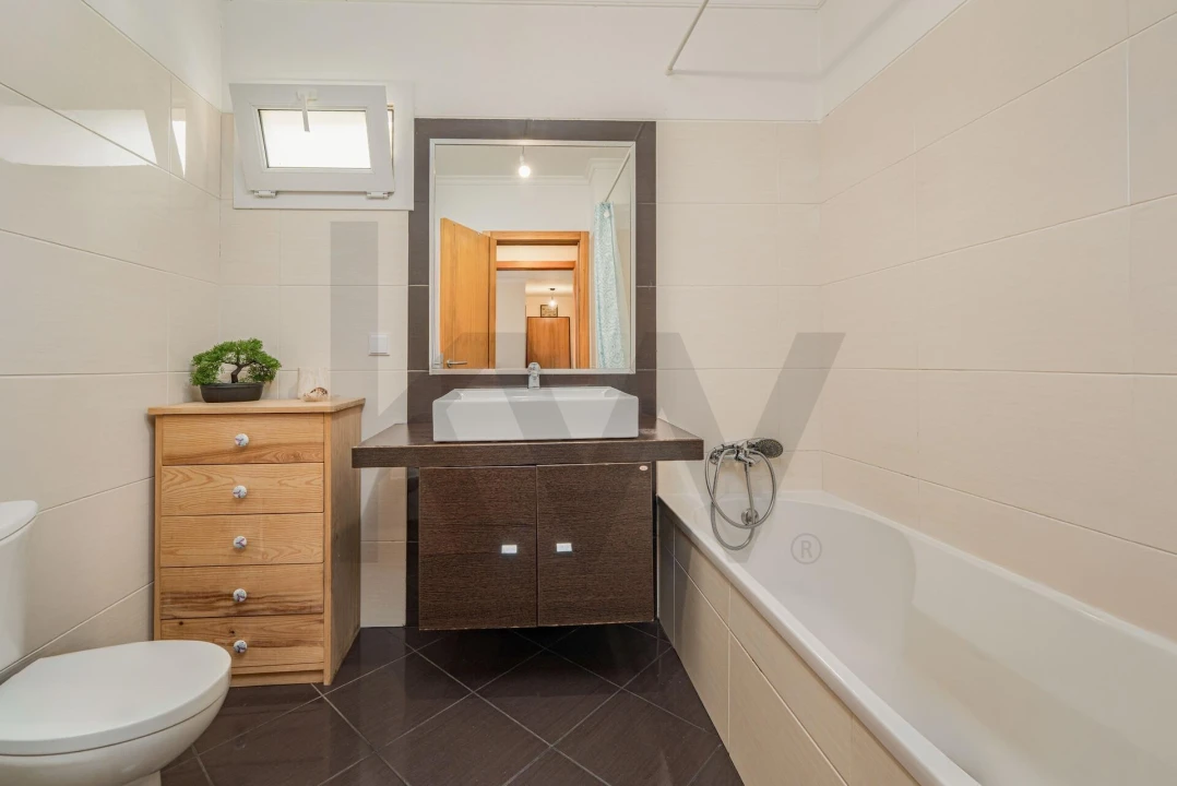 Apartamento T1 para Venda em Caniço Foto 14