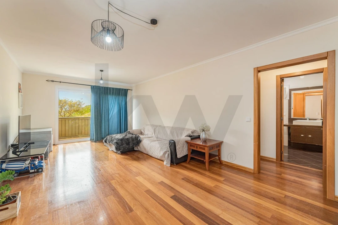 Apartamento T1 para Venda em Caniço Foto 12