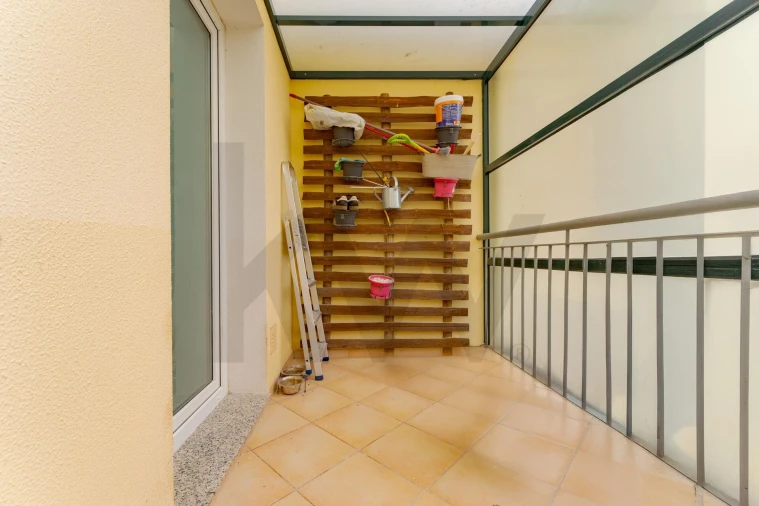 Apartamento T1 para Venda em Caniço Foto 19