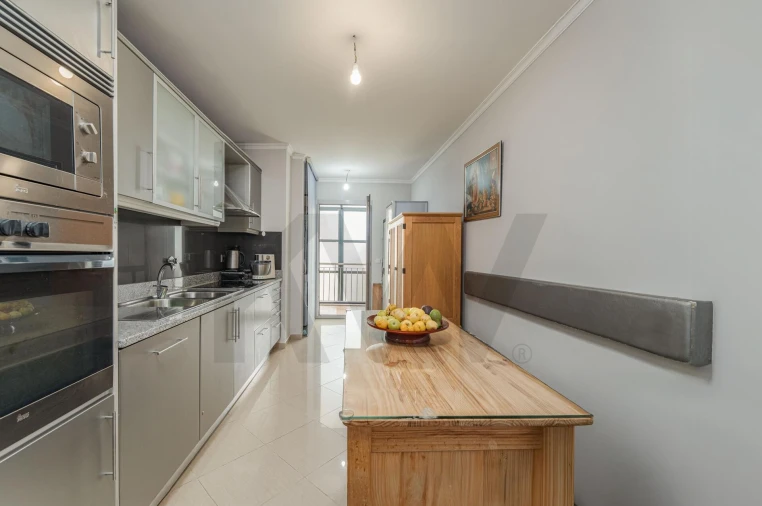 Apartamento T1 para Venda em Caniço Foto 9