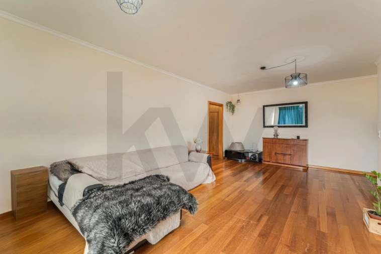 Apartamento T1 para Venda em Caniço Foto 13