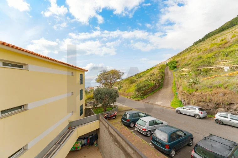 Apartamento T1 para Venda em Caniço Foto 23