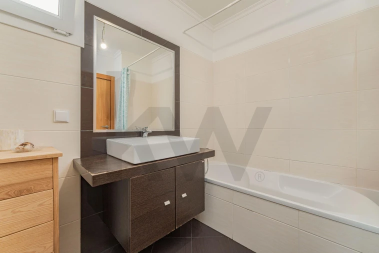 Apartamento T1 para Venda em Caniço Foto 17