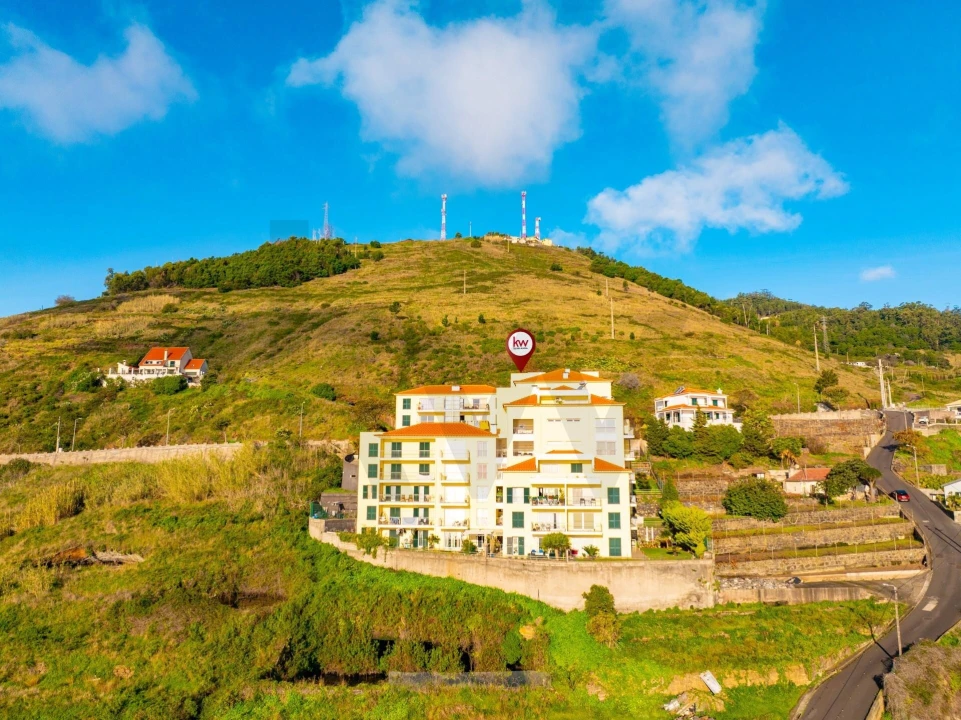 Apartamento T1 para Venda em Caniço Foto 33