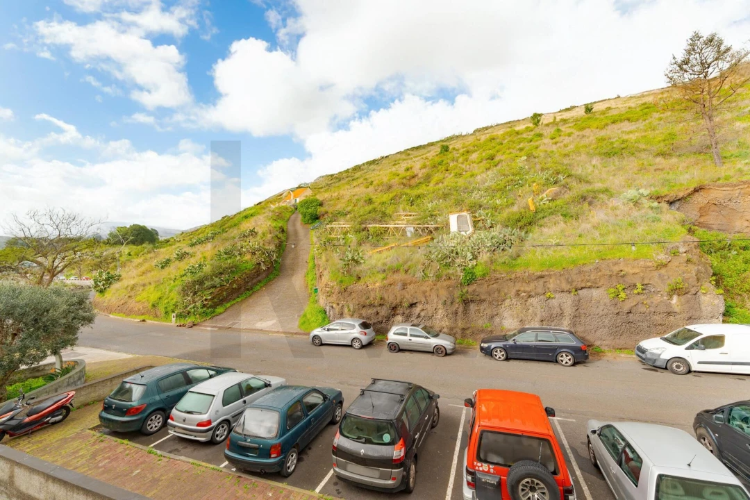 Apartamento T1 para Venda em Caniço Foto 11