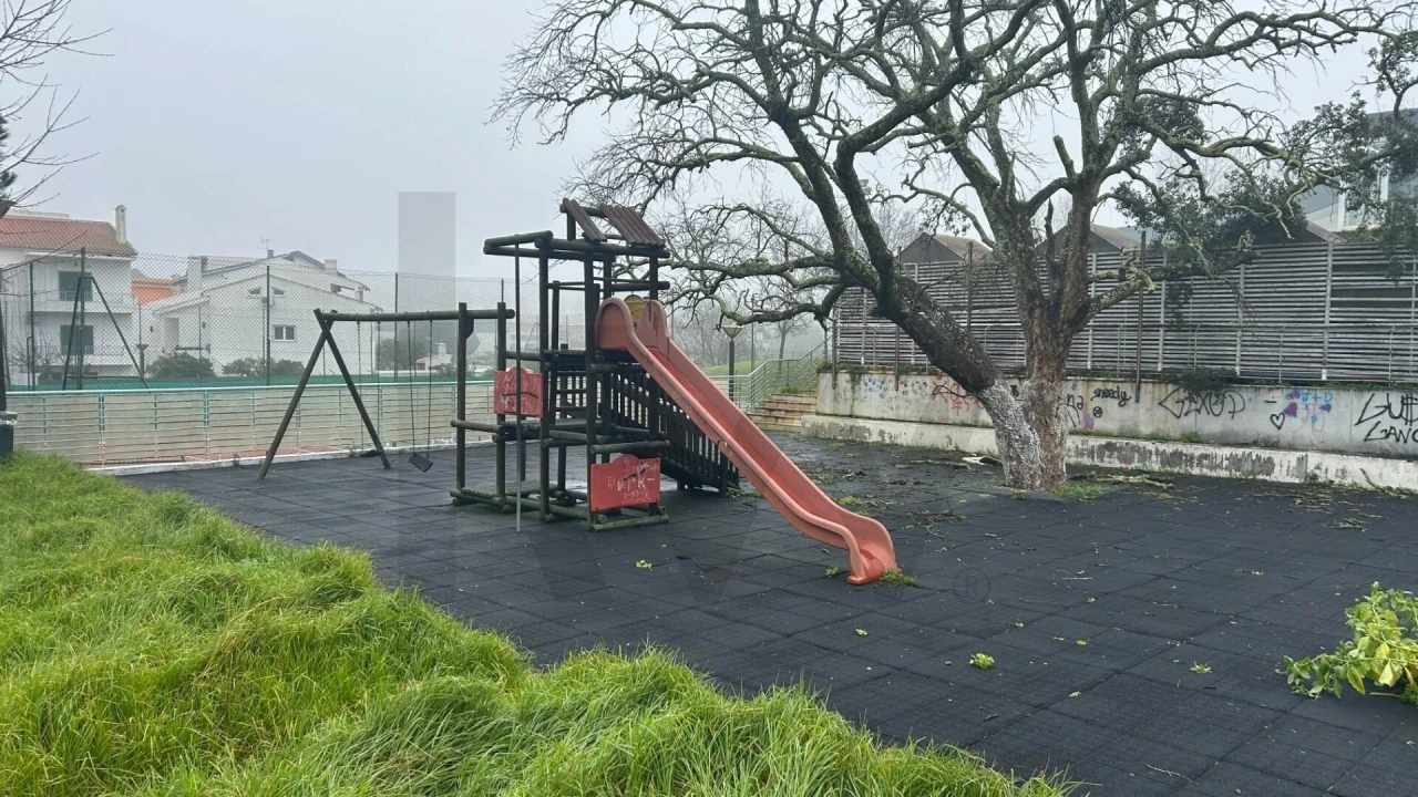 Terreno para Venda em Charneca de Caparica e Sobreda Foto 11