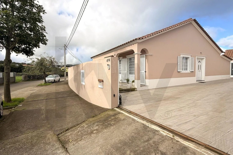 Moradia T3 para Venda em São Vicente Ferreira Foto 1