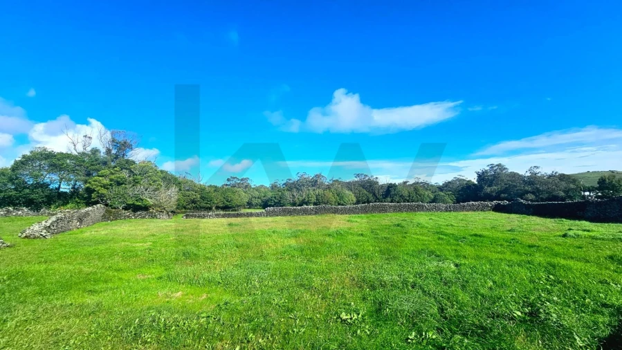 Terreno para Venda em Rabo de Peixe Foto 4