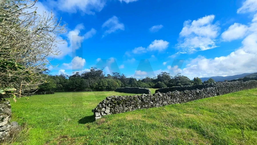 Terreno para Venda em Rabo de Peixe Foto 11