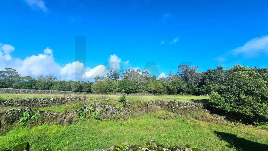 Terreno para Venda em Rabo de Peixe Foto 6