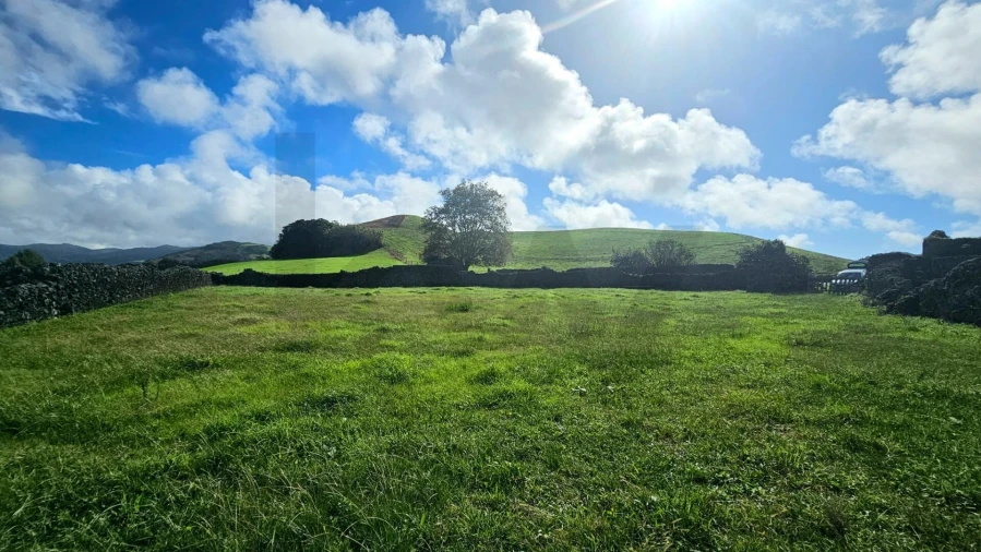 Terreno para Venda em Rabo de Peixe Foto 10