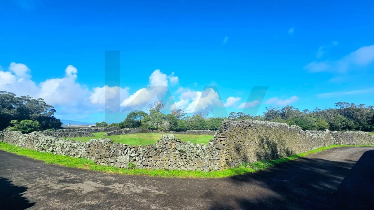 Terreno para Venda em Rabo de Peixe Foto 5