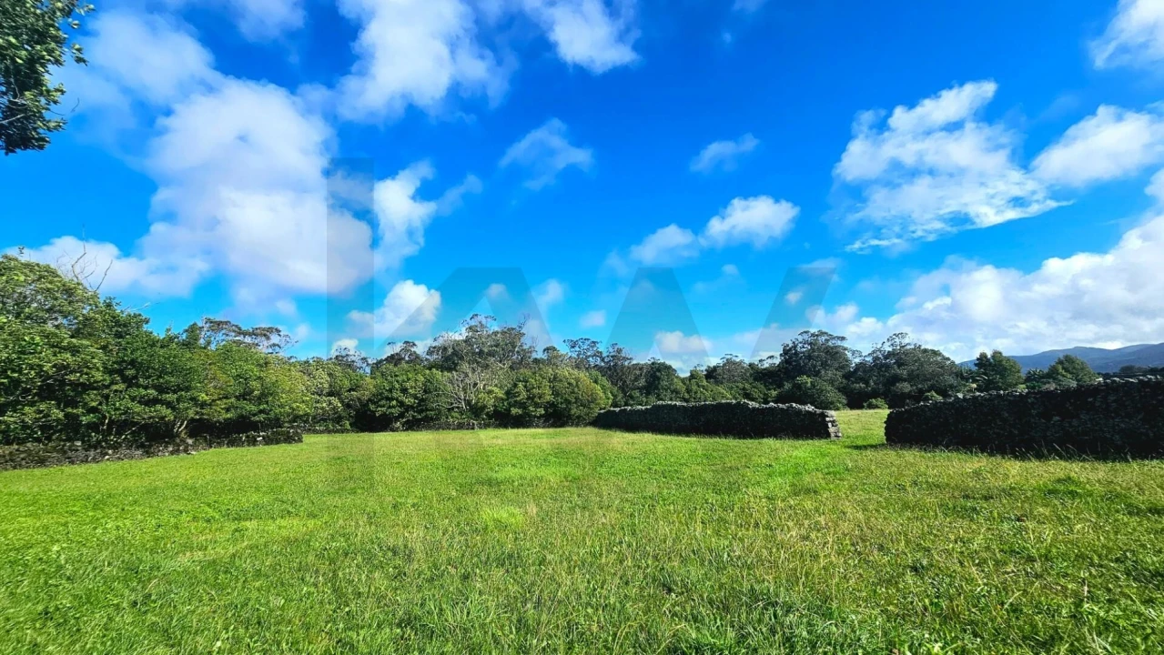 Terreno para Venda em Rabo de Peixe Foto 12