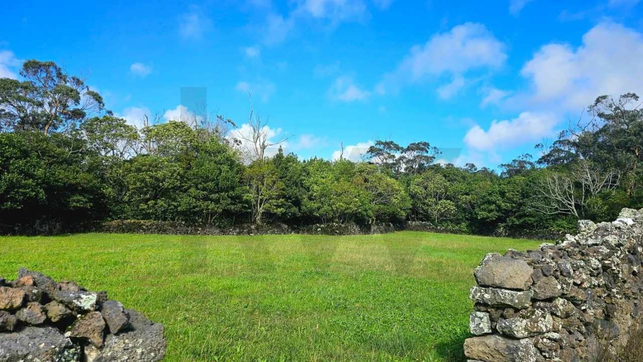 Terreno para Venda em Rabo de Peixe Foto 18