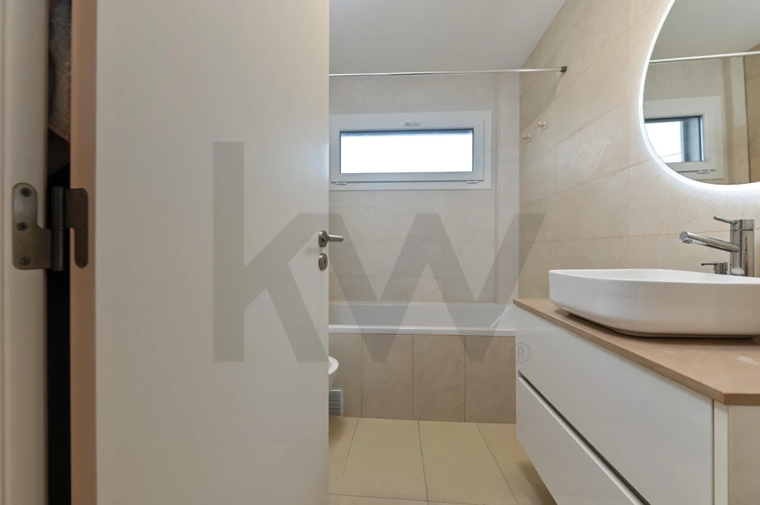 Moradia T3 para Venda em Porto Salvo Foto 17