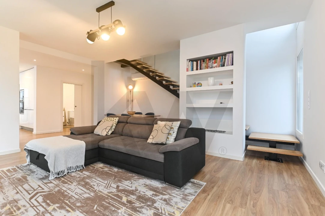 Moradia T3 para Venda em Porto Salvo Foto 9