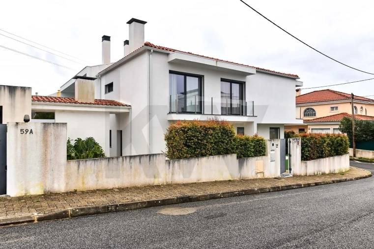 Moradia T3 para Venda em Porto Salvo Foto 33