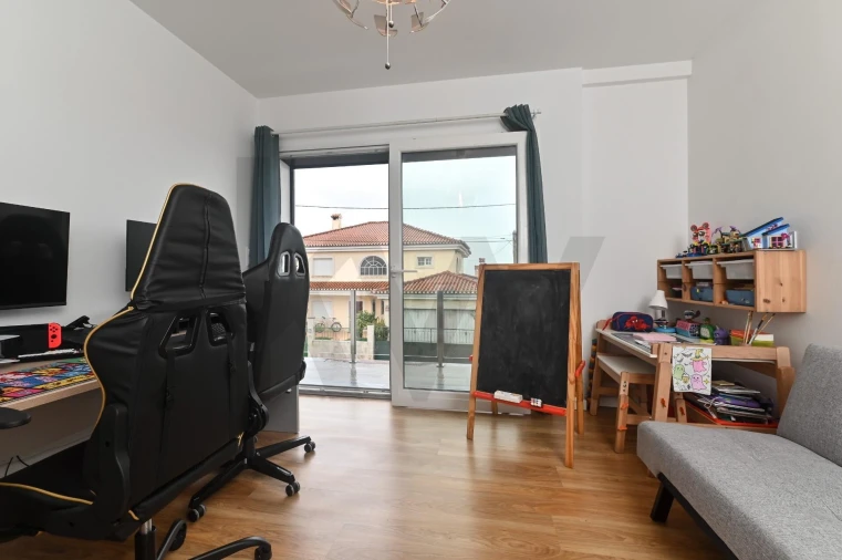 Moradia T3 para Venda em Porto Salvo Foto 22