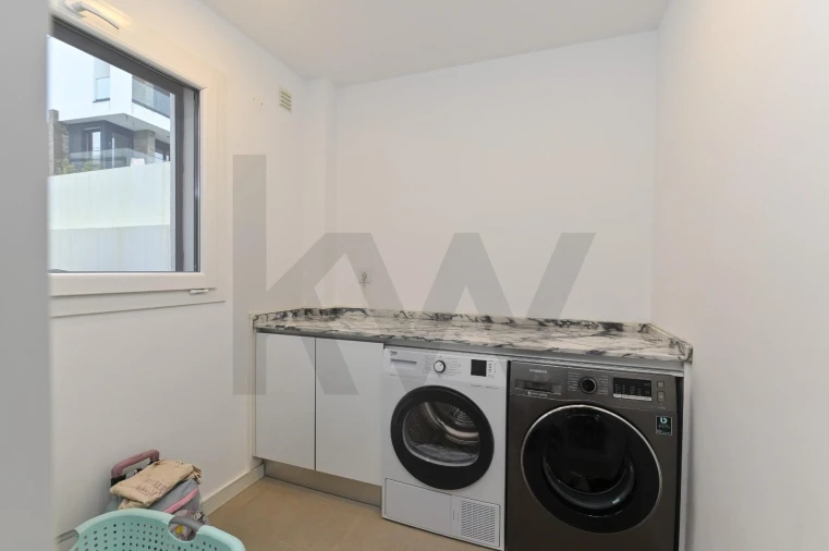 Moradia T3 para Venda em Porto Salvo Foto 4