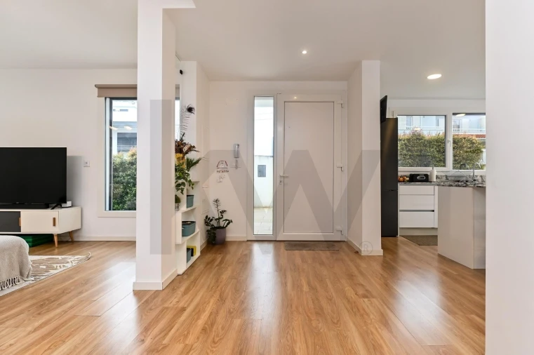 Moradia T3 para Venda em Porto Salvo Foto 5