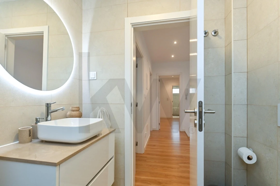 Moradia T3 para Venda em Porto Salvo Foto 25