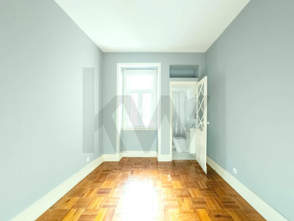 Apartamento T4 para Arrendamento em Avenidas Novas Foto 18