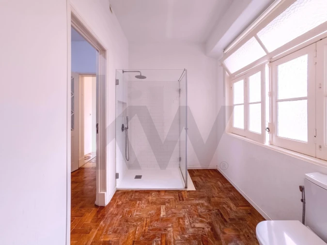 Apartamento T4 para Arrendamento em Avenidas Novas Foto 19