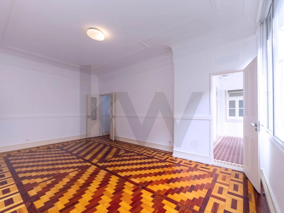 Apartamento T4 para Arrendamento em Avenidas Novas Foto 13