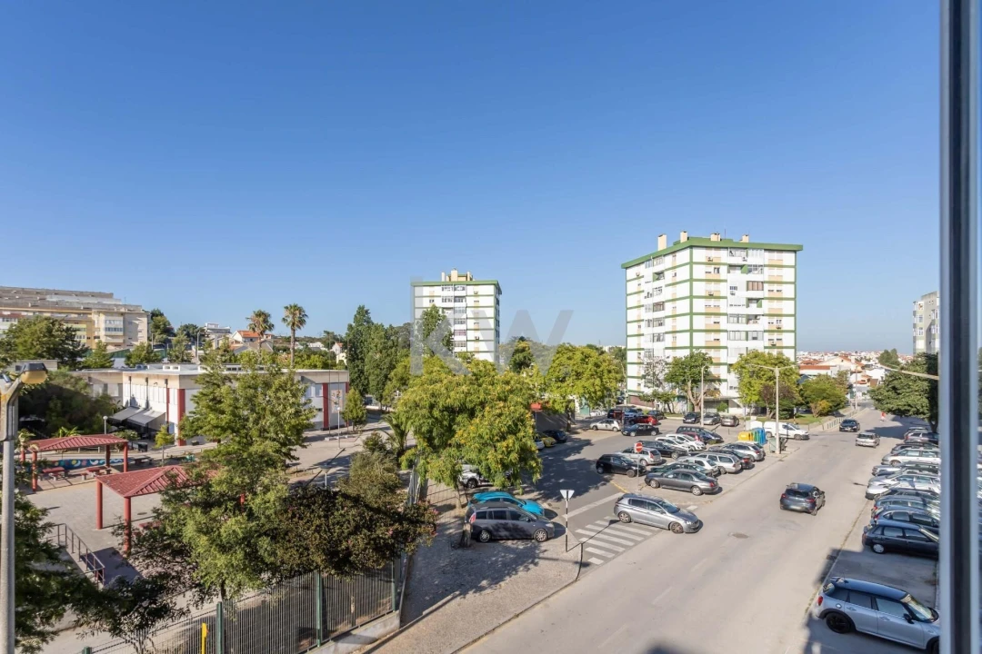 Apartamento T3 para Arrendamento em Charneca de Caparica e Sobreda Foto 23