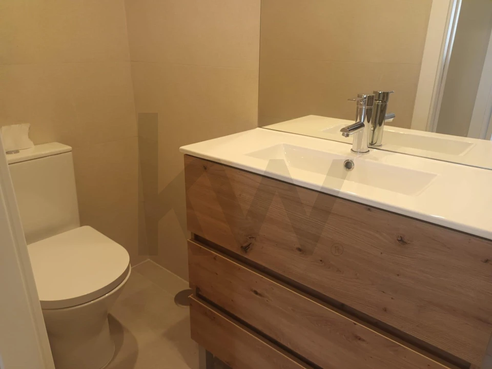 Apartamento T3 para Arrendamento em Charneca de Caparica e Sobreda Foto 8