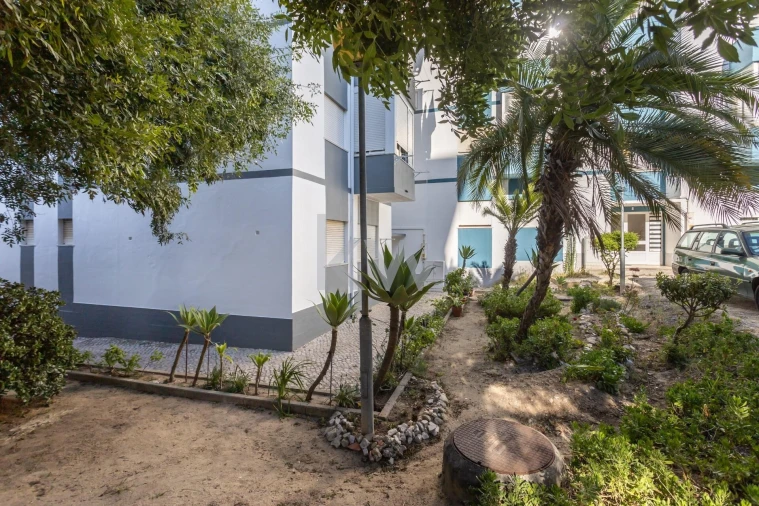 Apartamento T3 para Arrendamento em Charneca de Caparica e Sobreda Foto 22