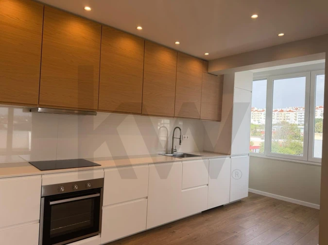 Apartamento T3 para Arrendamento em Charneca de Caparica e Sobreda Foto 1