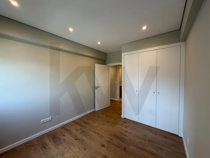 Apartamento T3 para Arrendamento em Charneca de Caparica e Sobreda Foto 13