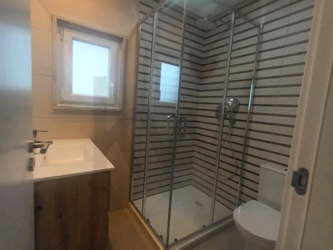 Apartamento T3 para Arrendamento em Charneca de Caparica e Sobreda Foto 11