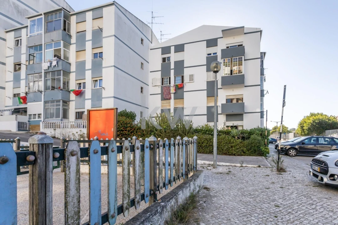Apartamento T3 para Arrendamento em Charneca de Caparica e Sobreda Foto 20