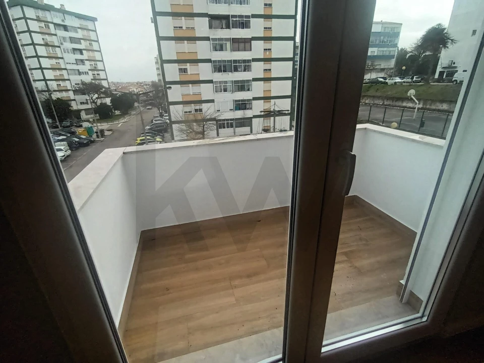 Apartamento T3 para Arrendamento em Charneca de Caparica e Sobreda Foto 5