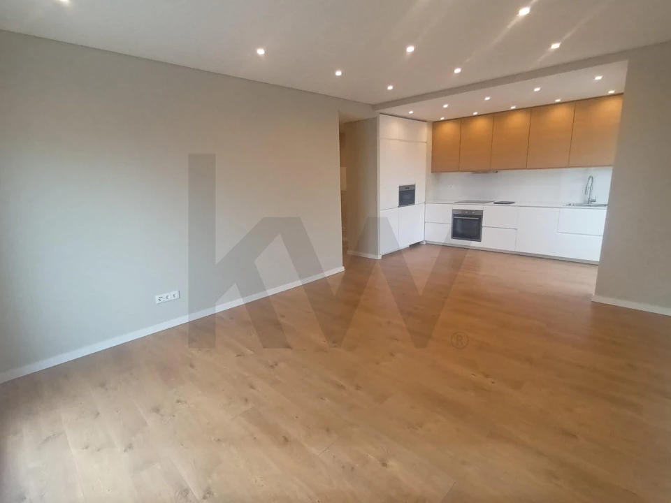 Apartamento T3 para Arrendamento em Charneca de Caparica e Sobreda Foto 2