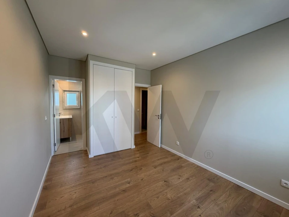 Apartamento T3 para Arrendamento em Charneca de Caparica e Sobreda Foto 10