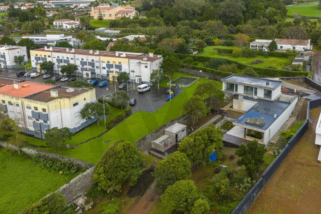 Apartamento T2 para Venda em Rosto do Cão (São Roque) Foto 27