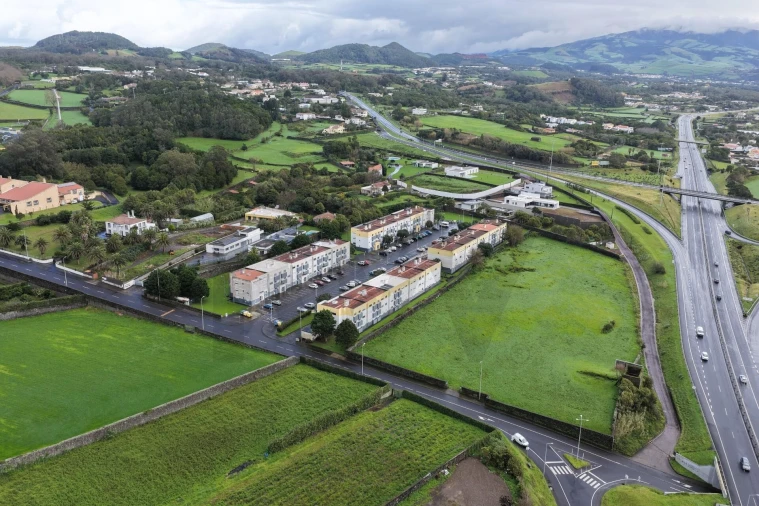 Apartamento T2 para Venda em Rosto do Cão (São Roque) Foto 36