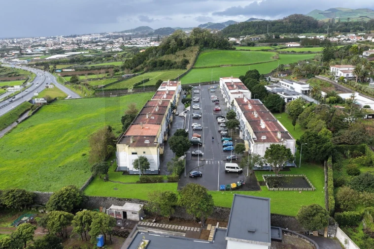 Apartamento T2 para Venda em Rosto do Cão (São Roque) Foto 34