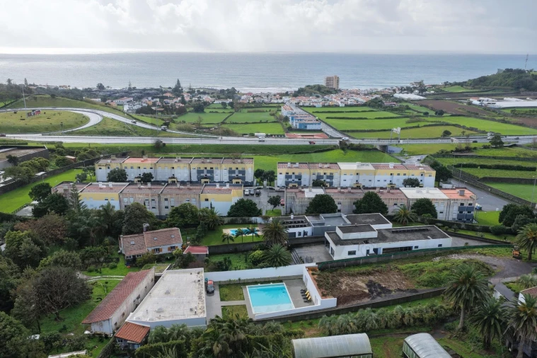 Apartamento T2 para Venda em Rosto do Cão (São Roque) Foto 37
