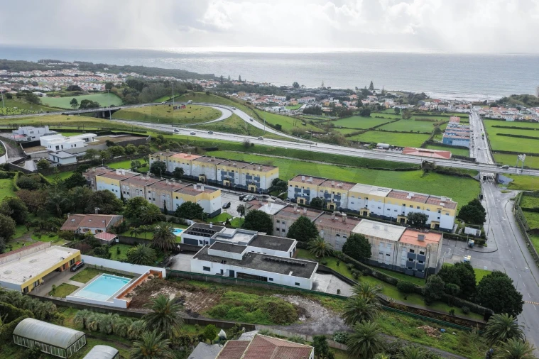 Apartamento T2 para Venda em Rosto do Cão (São Roque) Foto 35