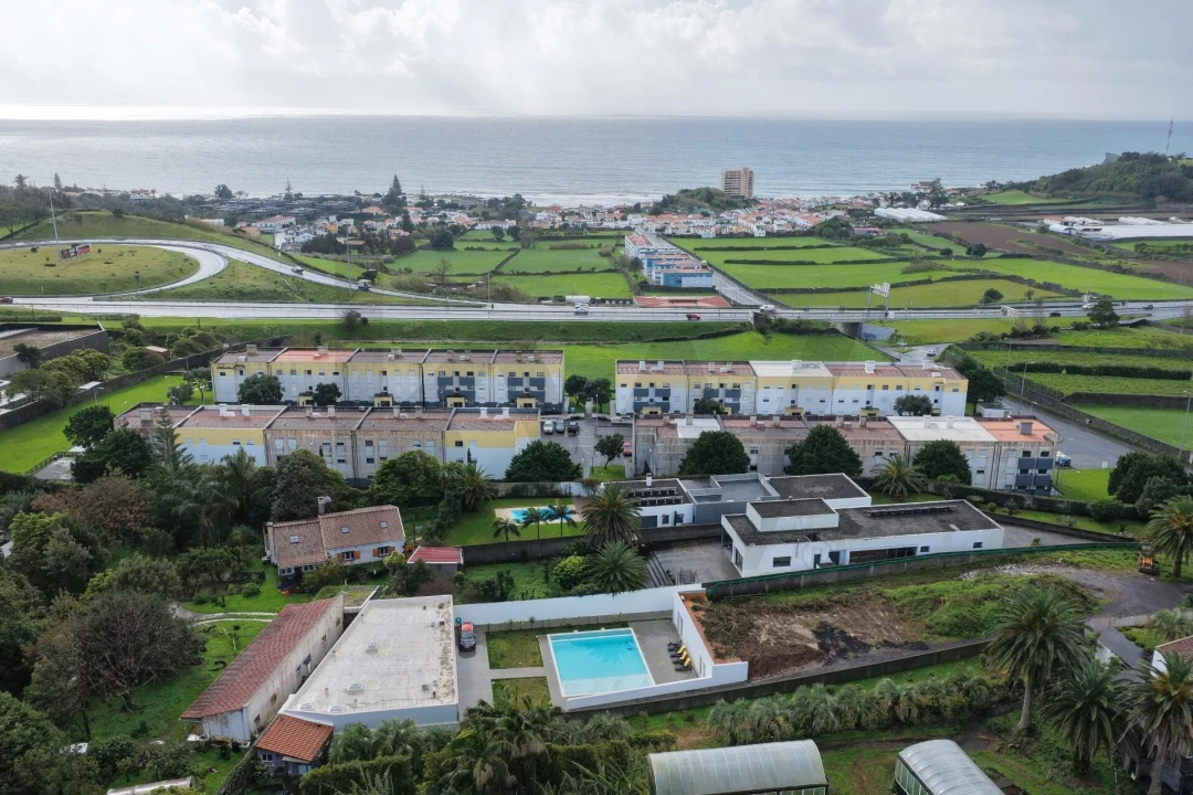 Apartamento T2 para Venda em Rosto do Cão (São Roque) Foto 37