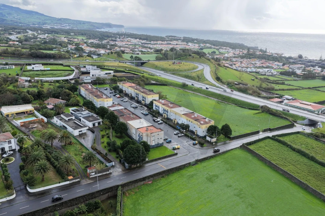 Apartamento T2 para Venda em Rosto do Cão (São Roque) Foto 32