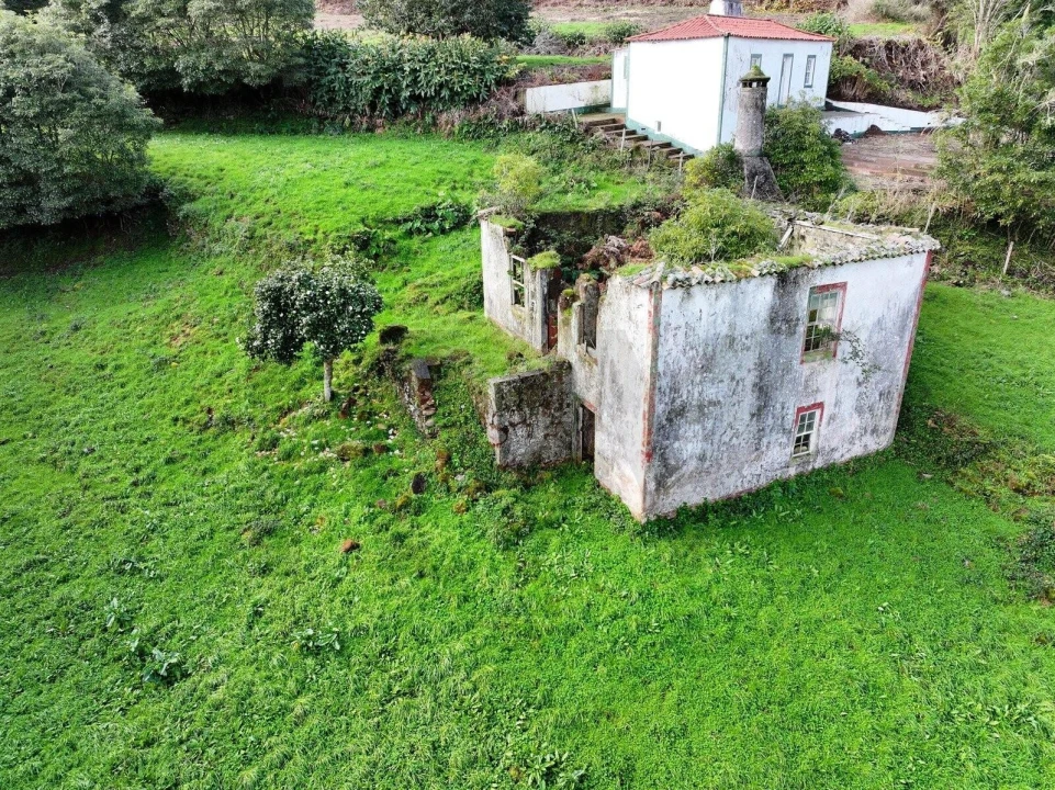 Moradia T2 para Venda em Santo Espirito Foto 6