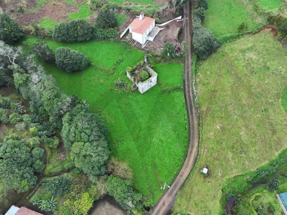 Moradia T2 para Venda em Santo Espirito Foto 4